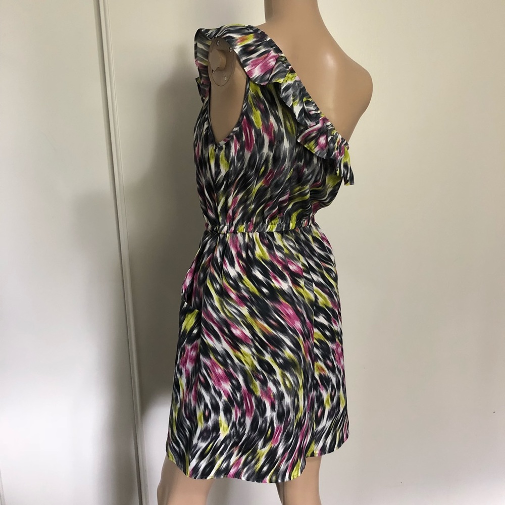 Abstract One-shoulder Dress - Picture 2 of 3